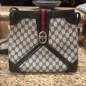 Gucci Sherryline Black and Cream Shoulder Bag w/ COA